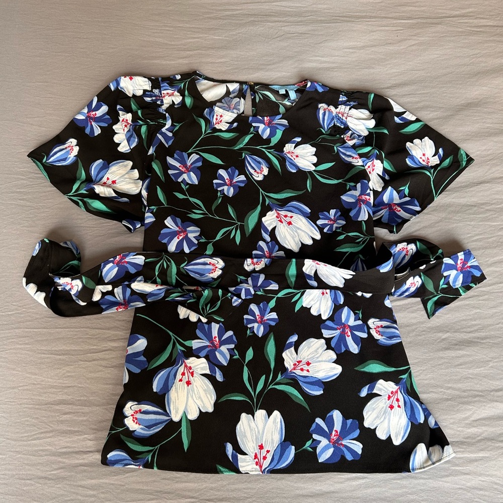 Draper James Black Wrap Floral Top L Blue